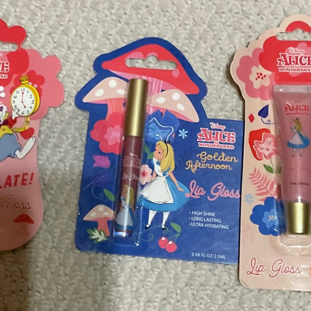 Alice in Wonderland 3 set of lipglosses